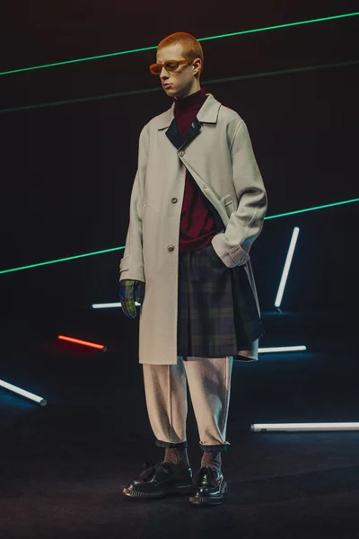 Look 27
